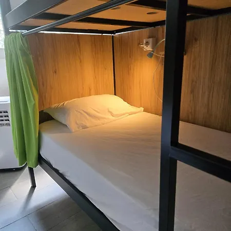 Cocollona Hostal *